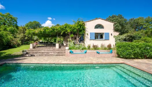 Maison de charme - GASSIN - Au calme 