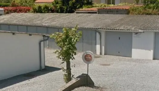 Parking - Garage Location Niort   80€
