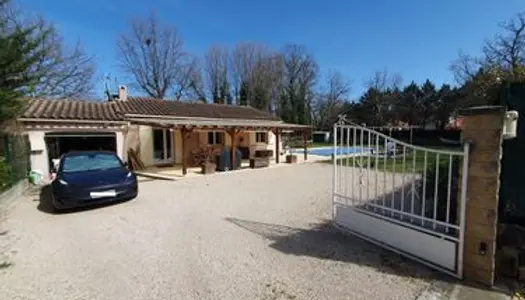 Direct propriétaire - maison 5 pièces au calme absolu avec piscine et pergola