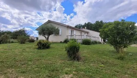 Maison avec jardin et garage 