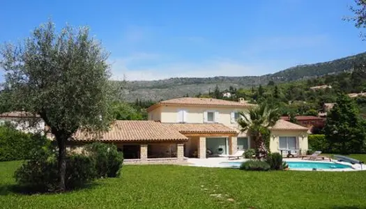 Villa 7 pièces 240 m² 