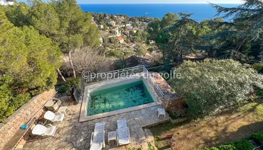 A Sète, versant Sud du mont Saint Clair, rez de villa avec piscine