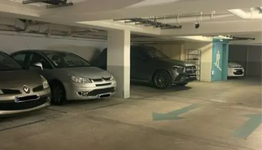 Place de parking souterrain 