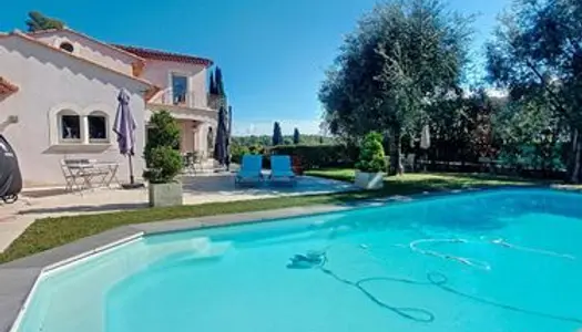 Villa 7 pièces 386 m²