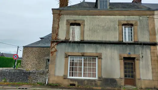 Maison de bourg La Chapelle Au Riboul 103m² 5 pièces 