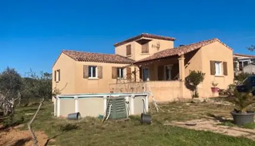 Villa 6 pièces 130 m2 au calme