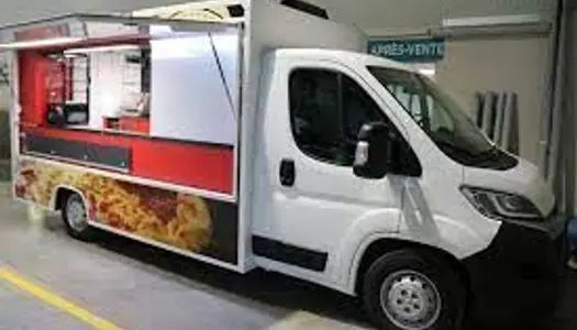 Camion pizza avec tournées