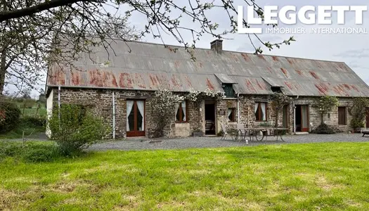 Jolie longère/cottage en pierre, située dans un hameau tranquille mais à seulement 12 km de la vi