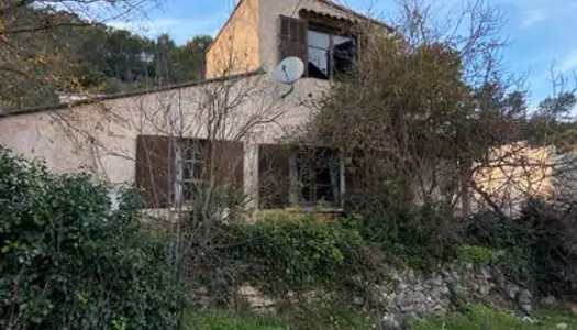 Maison a cuers avec belle vue et calme absolu