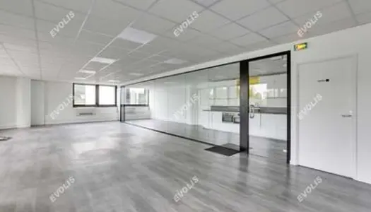 Bureaux - A LOUER - 1 209 m² divisibles à partir de 231 m² 