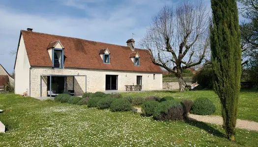 Belle maison en pierre restaurée avec piscine sur 8.538m² 