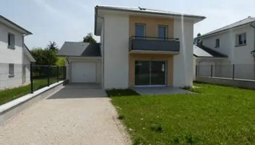 Maison - Villa Location Saint-Étienne-de-Crossey 5p 100m² 1350€