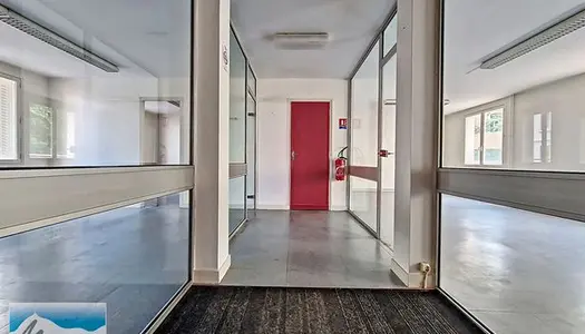 Bureau 105 m² 