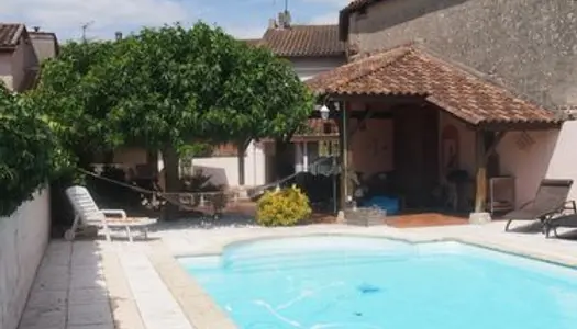 Belle maison de village avec piscine