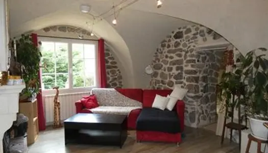 Maison de village en pierre de 176m² comprenant 2 logements indépendants - Terrasse et caves - Le 