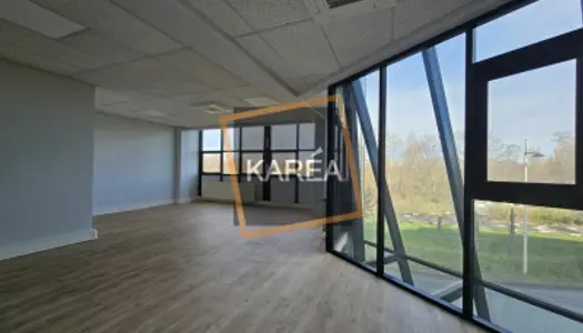 Bureau 75 m² 
