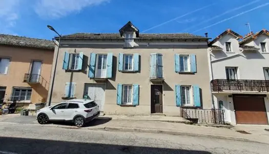 RIEUPEYROUX- MAISON DE VILLE RENOVEE