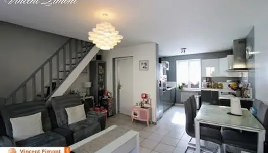 Appartement Triplex Rénové au Coeur de Bornel