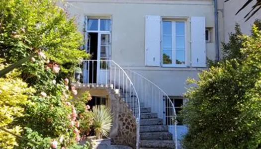 Saumur maison avec jardin et dépendance 