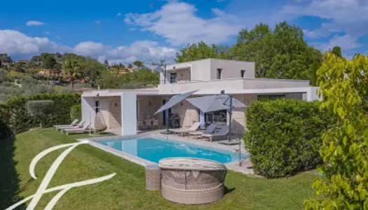 Mougins: Belle villa contemporaine au calme 