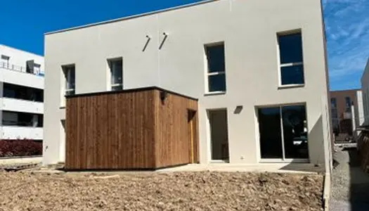 Maison de ville T4 à Noyal Châtillon s/ Seiche - Neuve 