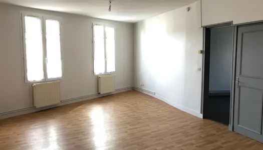 Bel appartement F3, parfait état - 73.20 m² - 