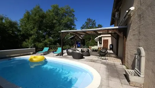 Maison avec piscine en bord de saône