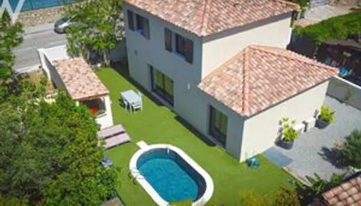 LA FARLEDE : Maison moderne avec Piscine près de Toulon. À Dé 