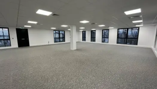 Bureaux 2350 m²