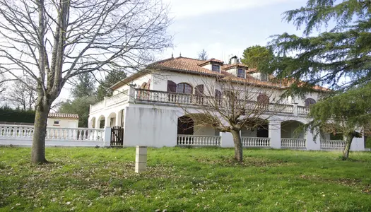 Dpt Gers (32), à vendre proche de VIC FEZENSAC maison P9   terrain de 7582 m², piscine, garage 