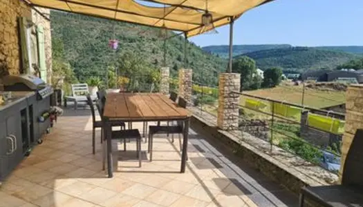 Sud Aveyron, Grande maison avec piscine et plusieurs logements idépendants 2T4+1T2 