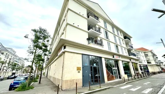 Dpt Yvelines (78), à vendre  appartement T3 de 64 m²- balcoon - place de parking en sous-sol 