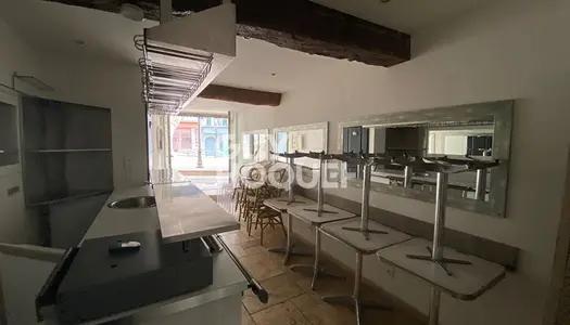 Location Commerce divers 21 m² à Barjols 699 € CC /mois