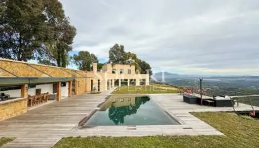 Villa contemporaine avec piscine à Tanneron