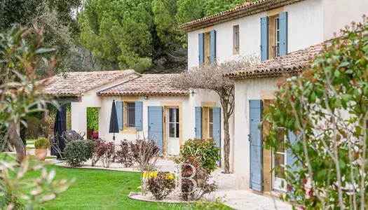 Proche d'Aix-en-Provence - Maison style Bastide - 5 Chambres-Piscine