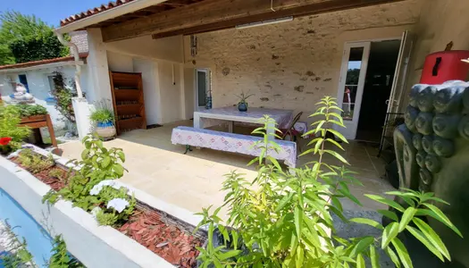 Belle demeure en pierre de 414 m² 