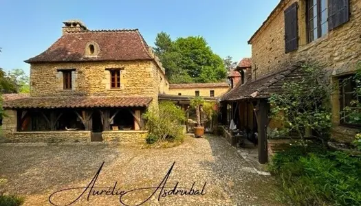 Maison de caractère en pierres avec dépendances