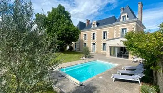 Maison de Maître, magnifiquement restaurée, avec piscine