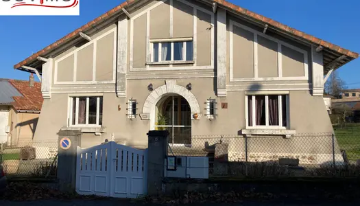 Vente Maison 178 m² à Confolens 189 000 €