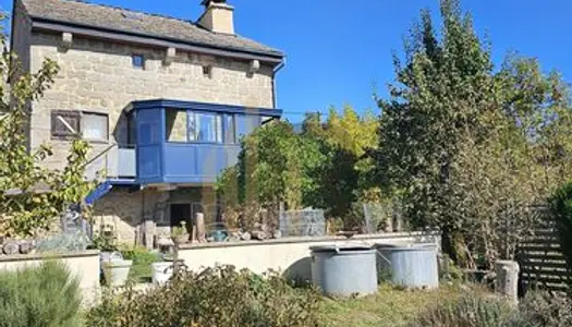 Maison de caractère et son terrain attenant de 467 m2