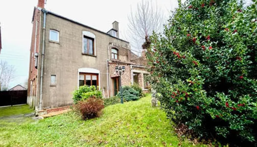 Maison 5 chambres de 200 m2 avec garage et jardin