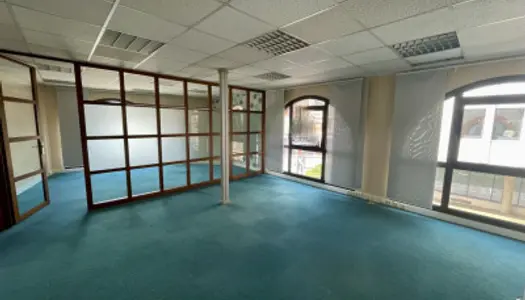 Bureau 172 m² 