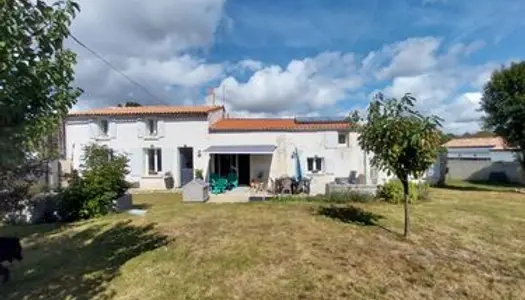 Charentaise 230m² rénovée Saint Porchaire17250