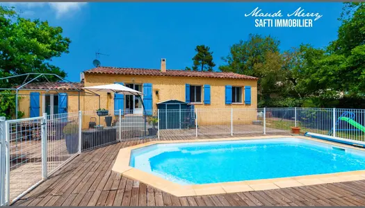 Villa plain-pied 100 m2 - 3 chambres - terrain 850m2 - piscine - atelier - état impeccable 