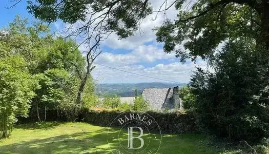 Château du XVIII eme à la Frontière du Cantal et de l'Aveyron 