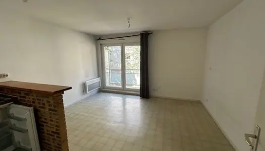 Studio 1 pièce 27 m² 