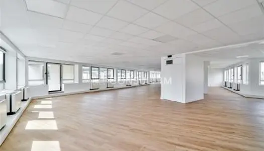 Bureaux 745 m² 