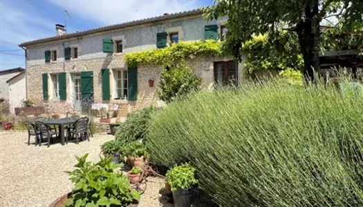 Une Belle Longère Avec 3 Chambres Et Un Beau Jardin 