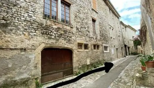 Particulier vend grande maison cité médiévale Vaison la Romaine avec Terrasse et jardin 