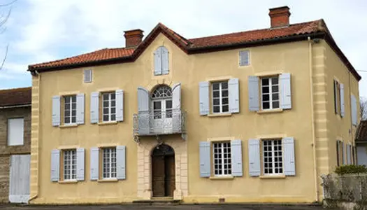 Gasconne du 19ème siècle et son charme authentique